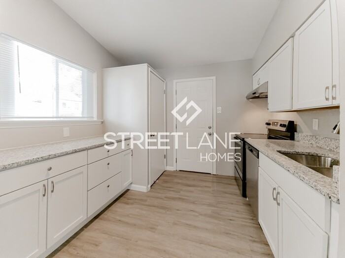 10819 Kingbee Pl - Photo 3 of 14