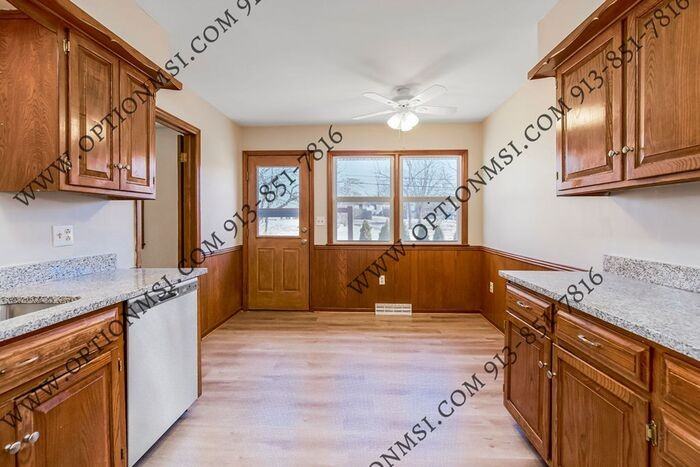 8705 Hadley St - Photo 3 of 30