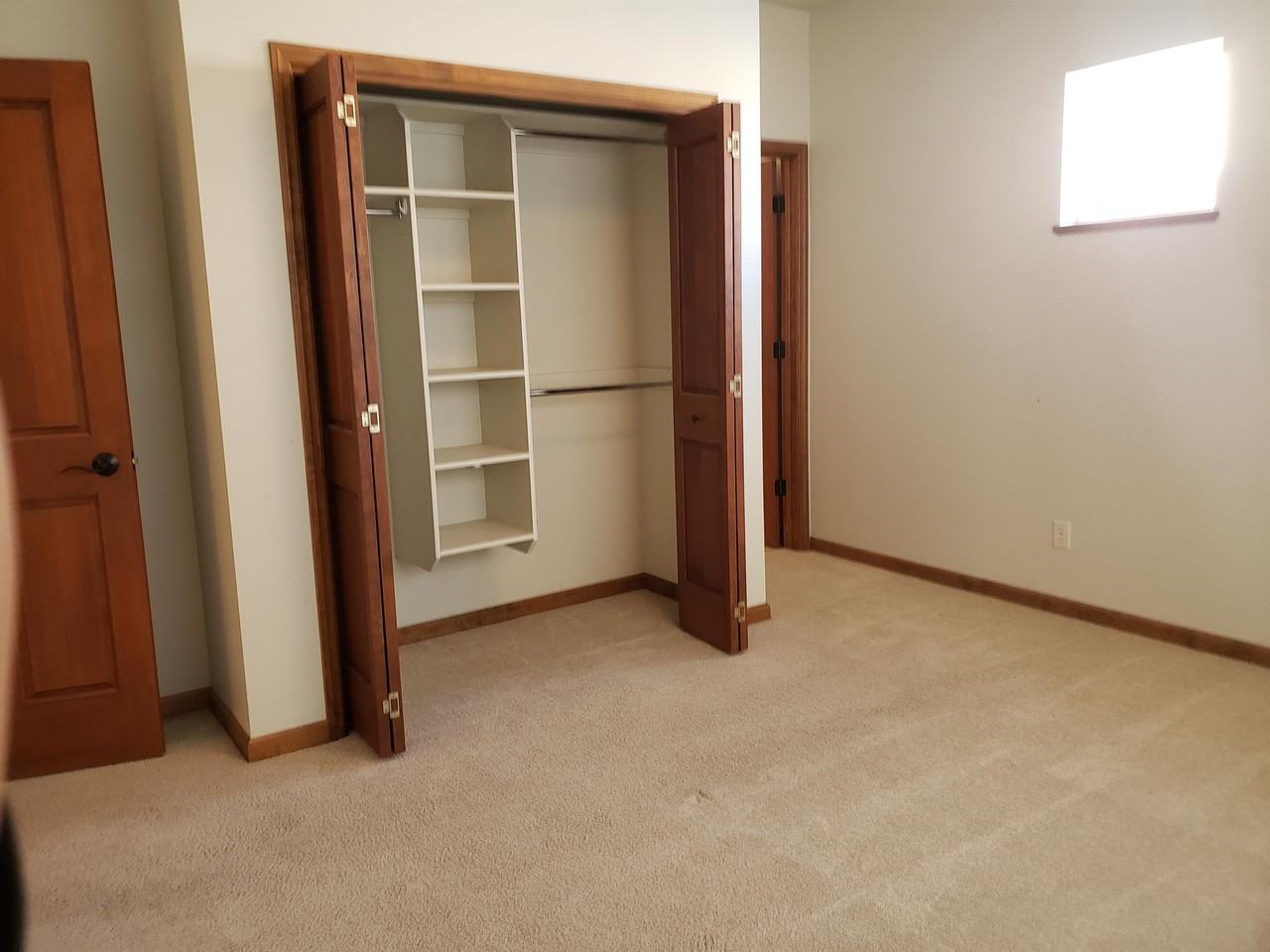 301 S Hanley Ave #1 - Photo 4 of 24