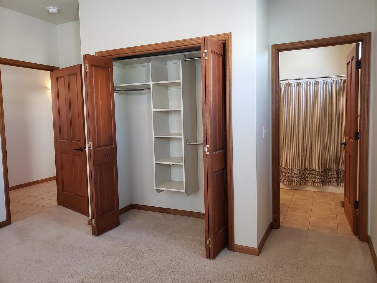 301 S Hanley Ave #1 - Photo 5 of 24