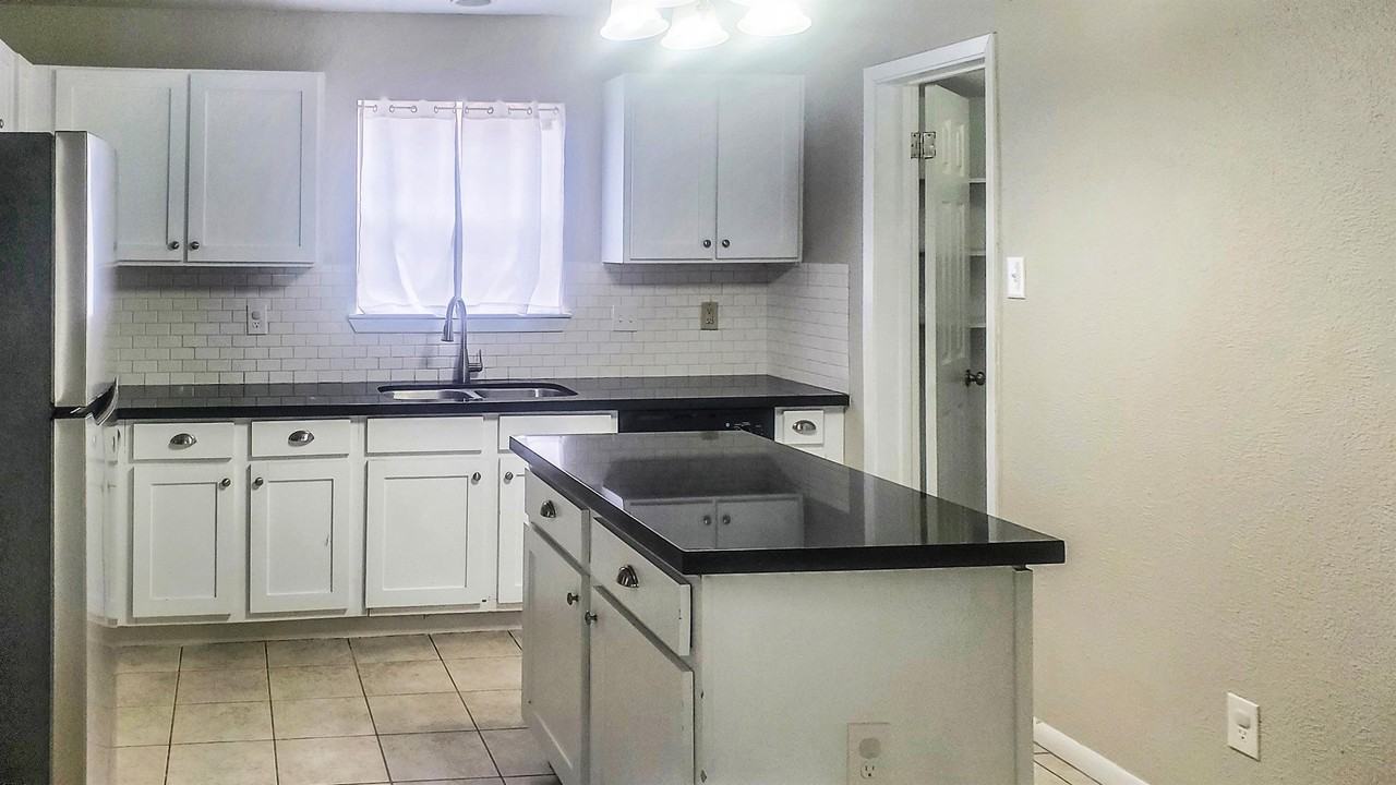 2309 Auburn Ct #2309 - Photo 3 of 14