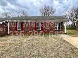 featured image of 121 Thomas St #1