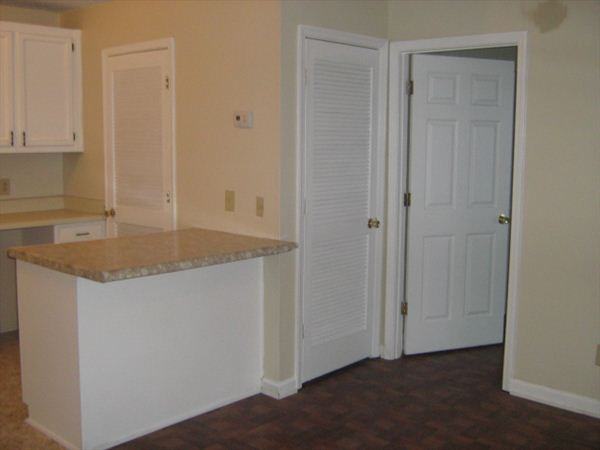 1011 Beatty Rd - Photo 2 of 8