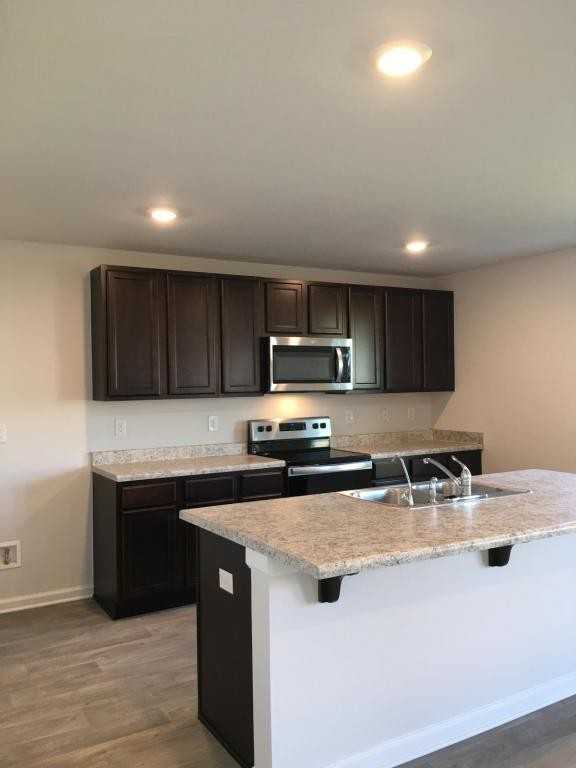 165 Sea Fox Dr - Photo 7 of 41