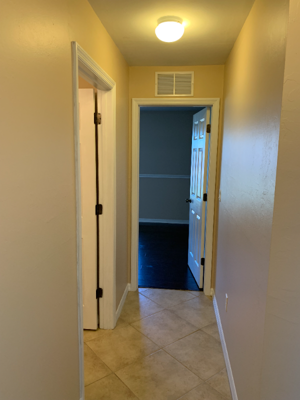 1902 Nw 14th Ter - Photo 4 of 11