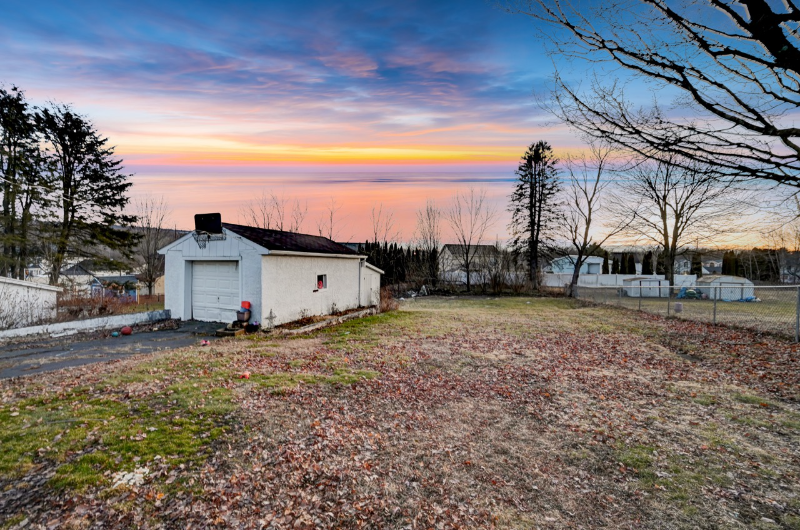 1326 Winton St - Photo 3 of 28