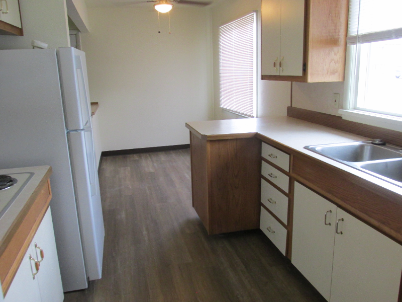 4213 Clark Ave - Photo 3 of 17