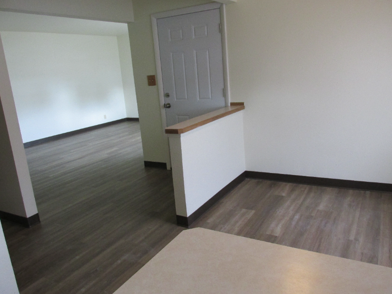 4213 Clark Ave - Photo 4 of 17