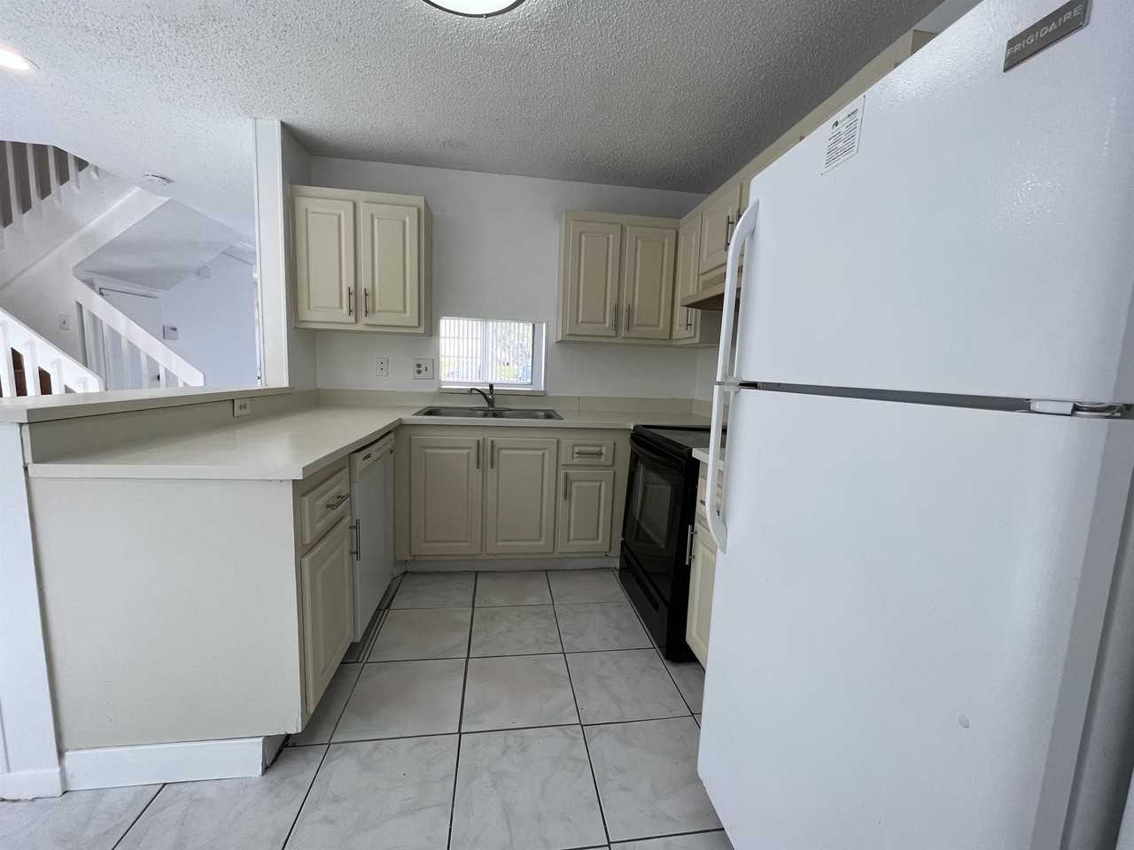 1419 Sussex Dr #497 - Photo 3 of 21