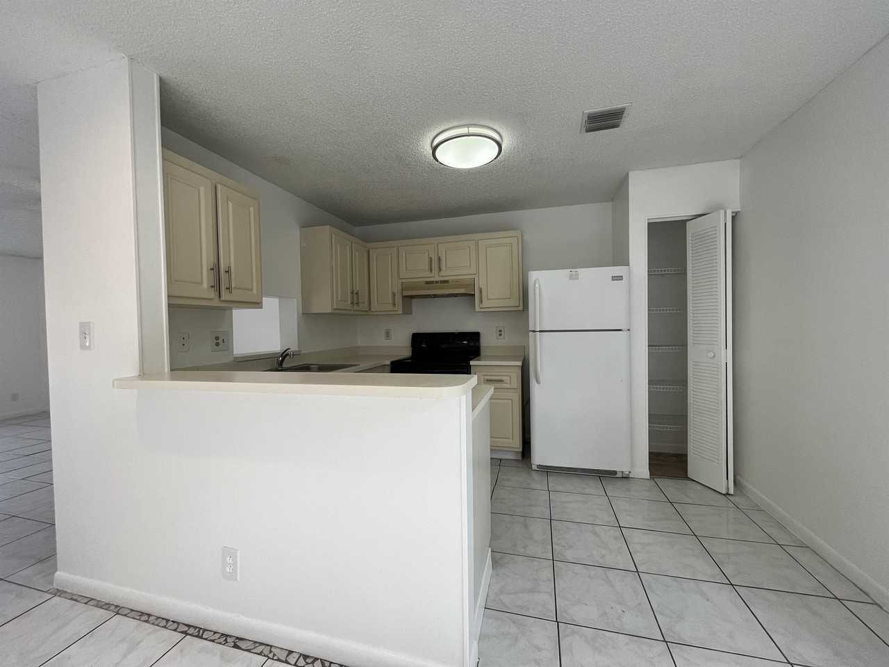 1419 Sussex Dr #497 - Photo 2 of 21