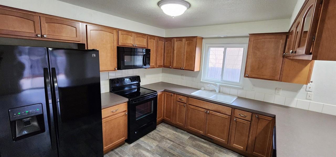 1377 E Wright St #1 - Photo 5 of 15