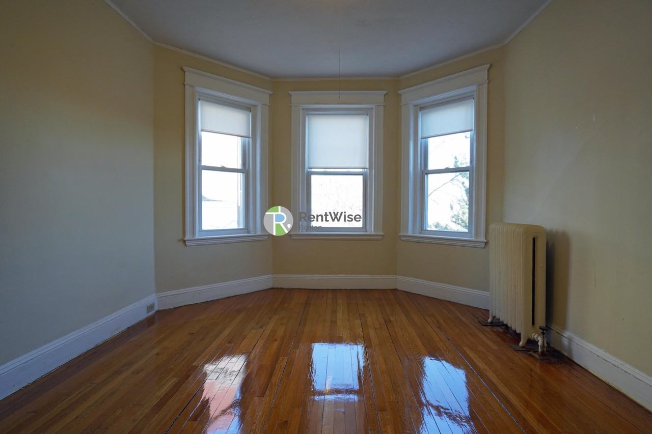 64 Woodstock Ave #18