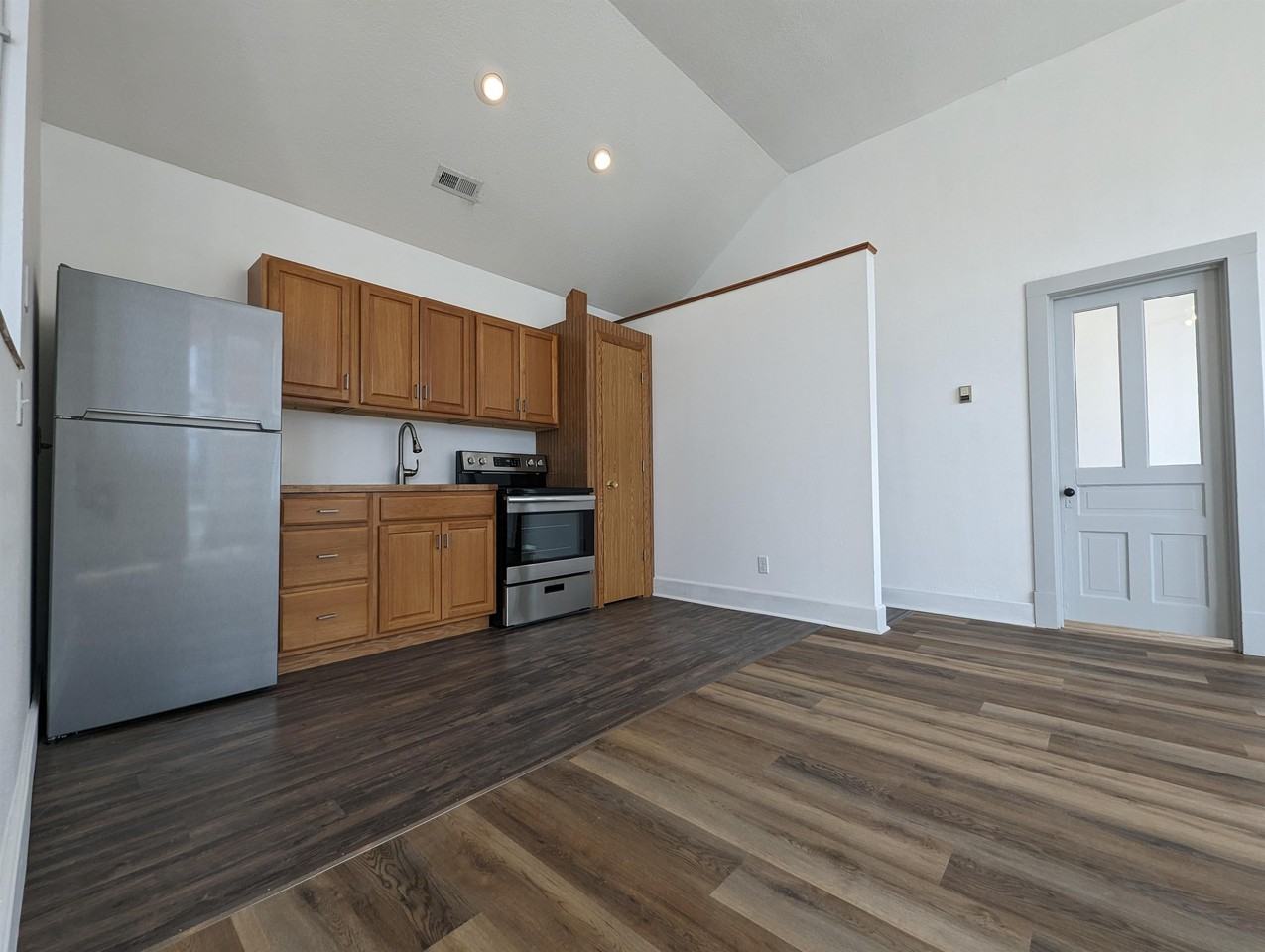 108 N 1st St #108 - Photo 2 of 9