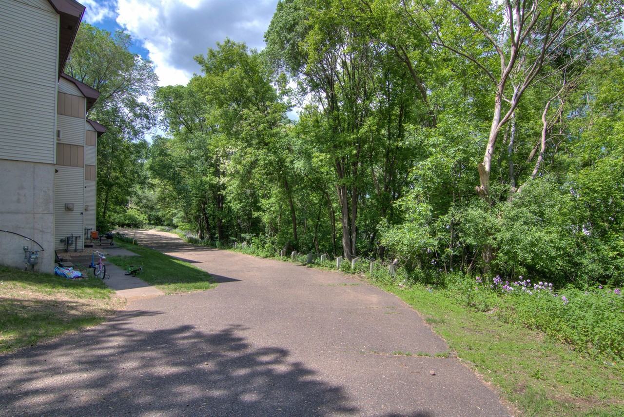 Galloway Ct #4 - Photo 2 of 6