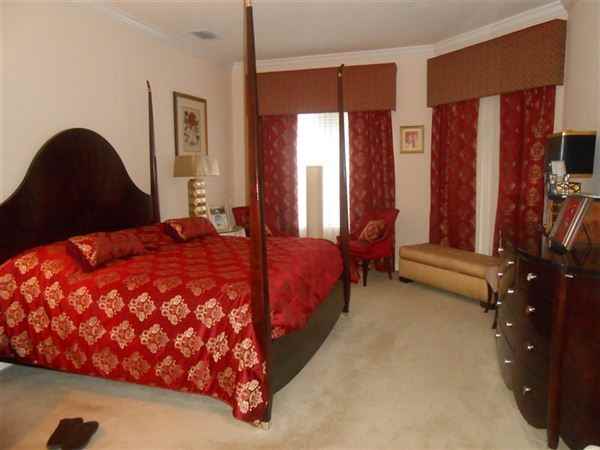 2725 Northampton Ave - Photo 2 of 8