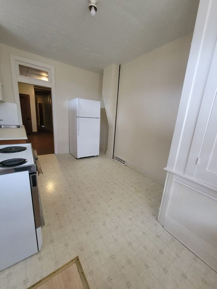 562 ATLANTIC AVENUE - Photo 2 of 10