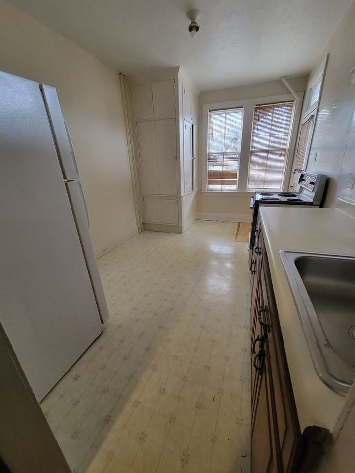 562 ATLANTIC AVENUE - Photo 3 of 10