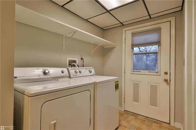 538 E Walnut St - Photo 2 of 9