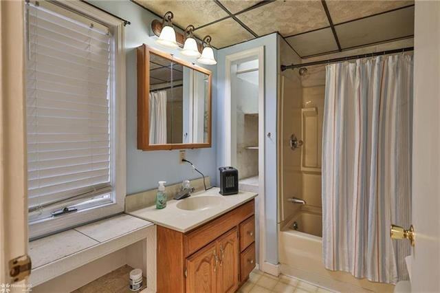 538 E Walnut St - Photo 3 of 9