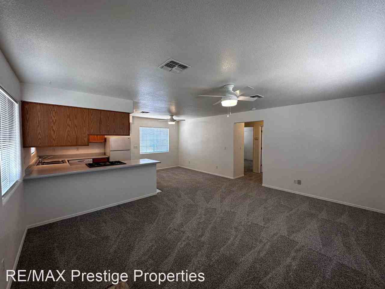 2474 Fox Ct - Photo 2 of 11