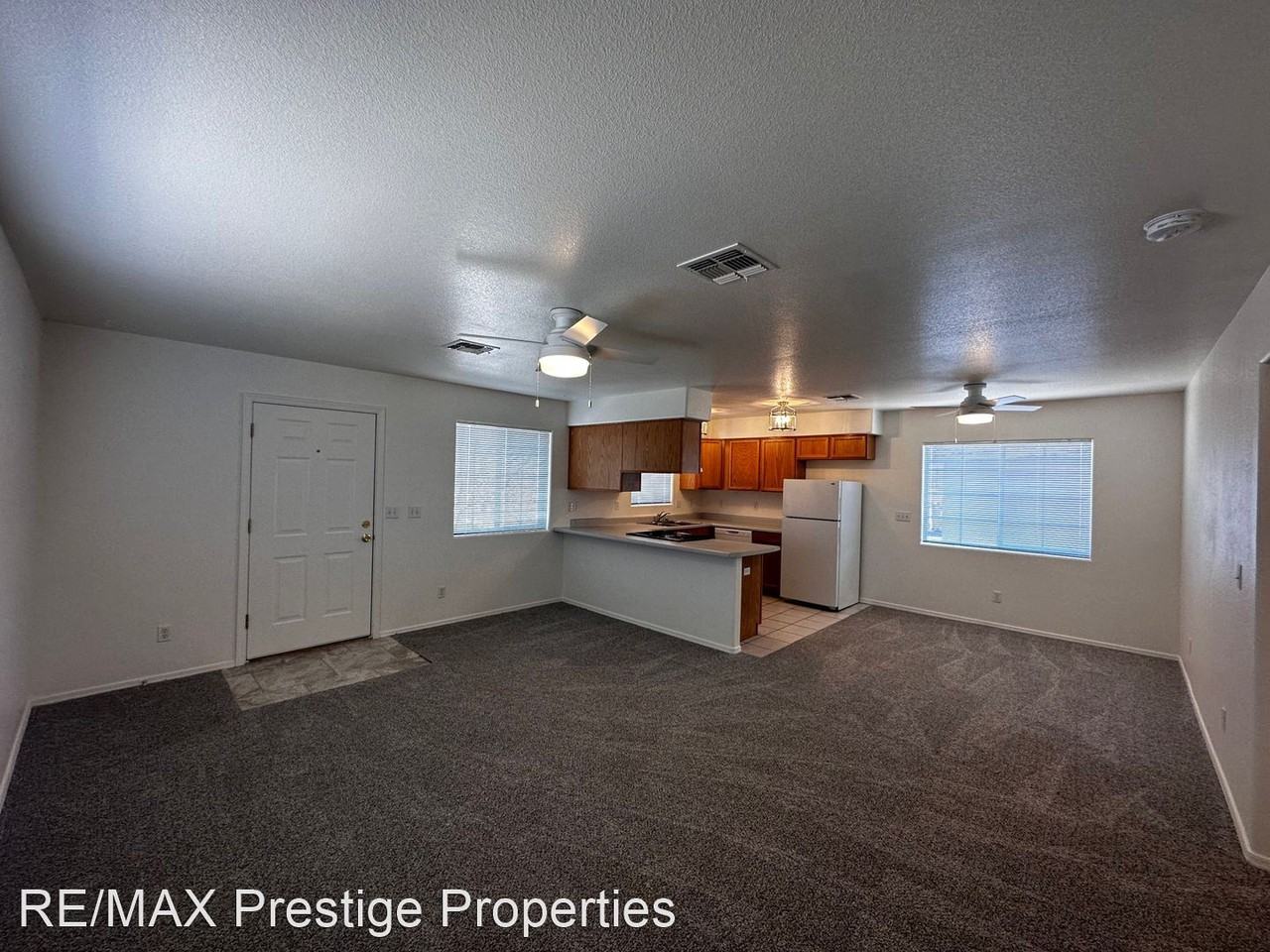 2474 Fox Ct - Photo 3 of 11