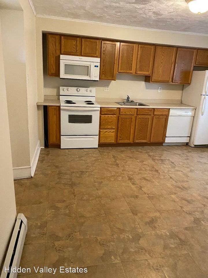 945 Old Wilmington Rd. - Photo 2 of 7