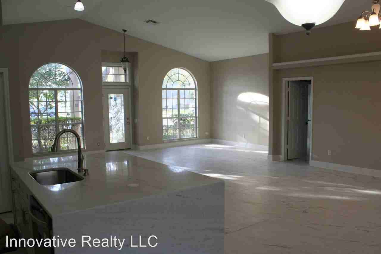 1028 Kerwood Cir - Photo 3 of 22