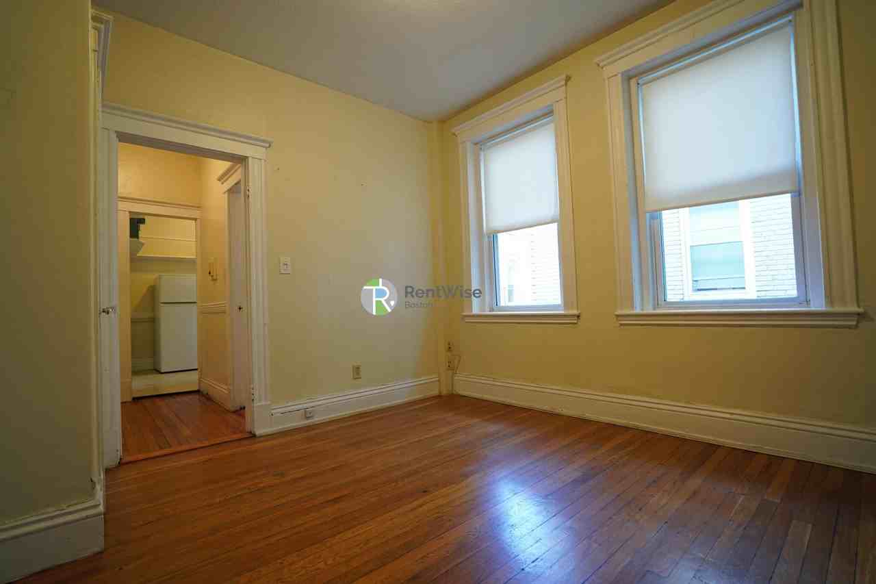 161 Kelton St #26 - Photo 3 of 11