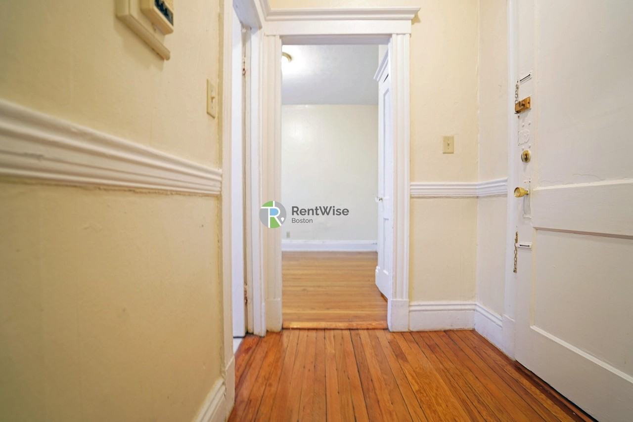 161 Kelton St #26 - Photo 7 of 11