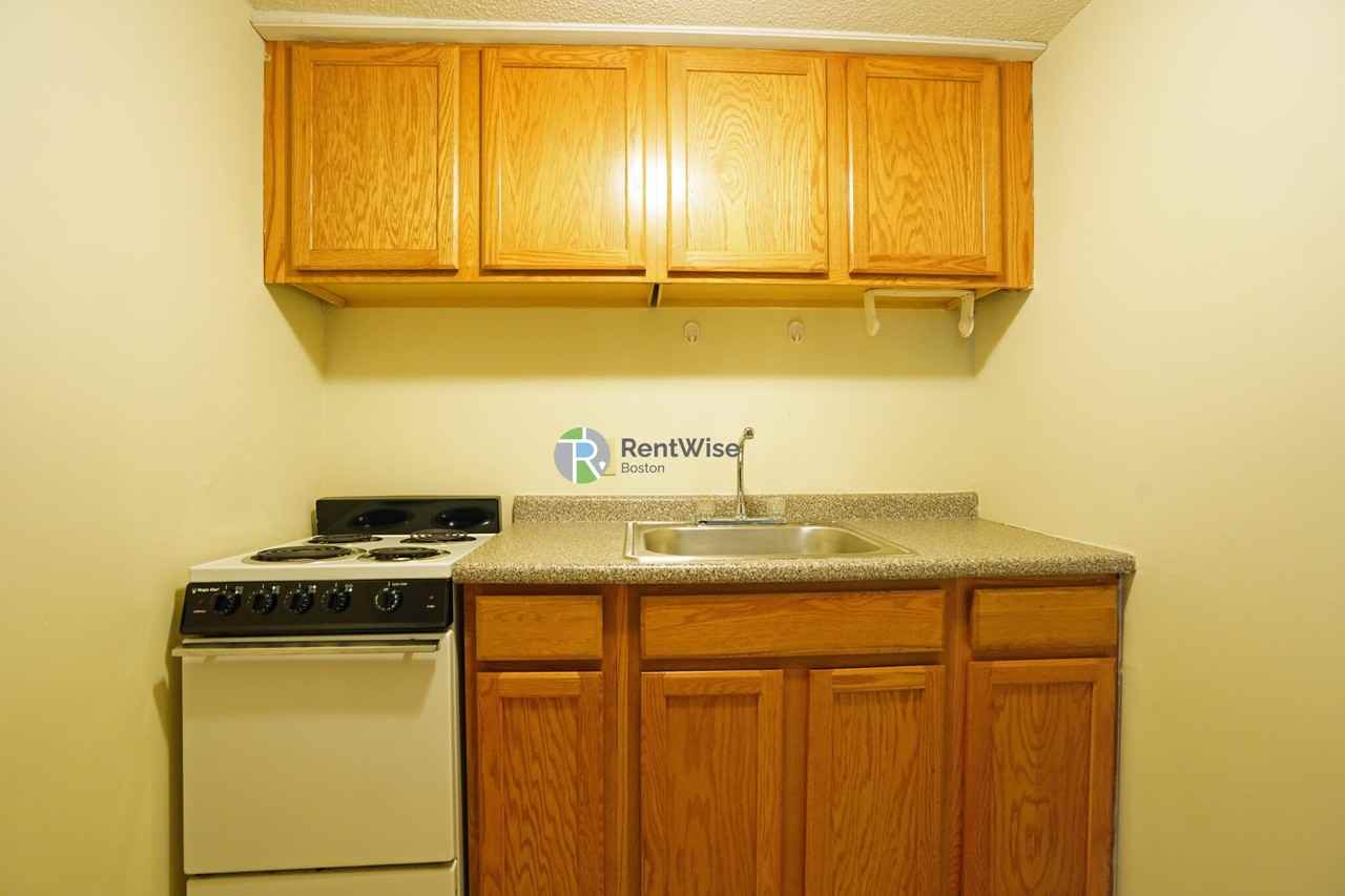 Thorndike St #A - Photo 6 of 8