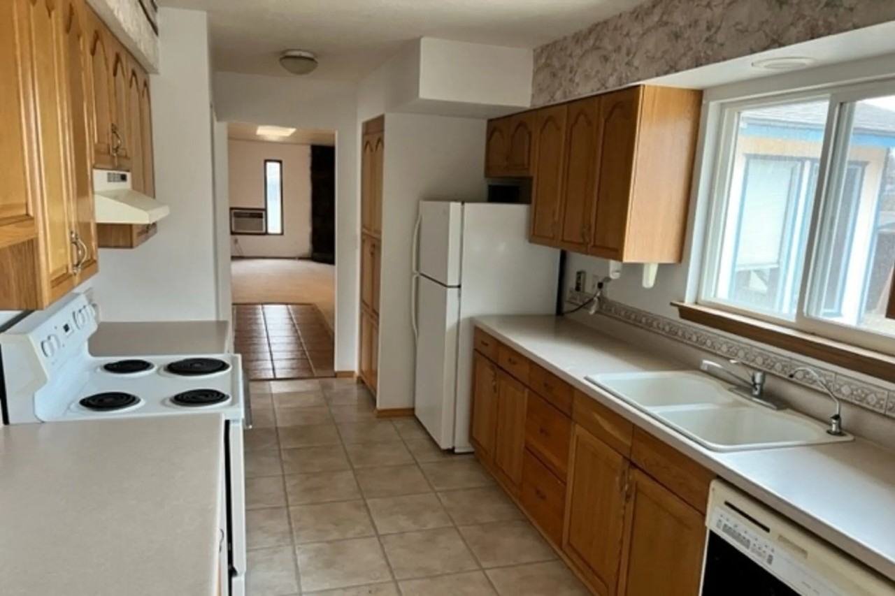 1006 Carriage Square Dr - Photo 2 of 9