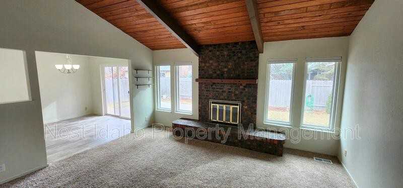 1377 E Wright St - Photo 2 of 15