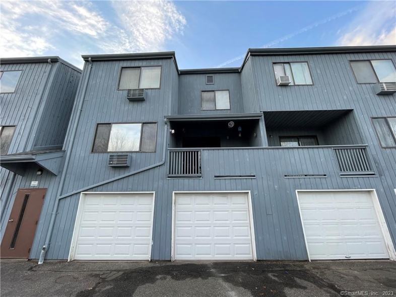 92 Wakelee Rd 5, Waterbury, CT 06705 2 Bedroom Condo for 1,700/month