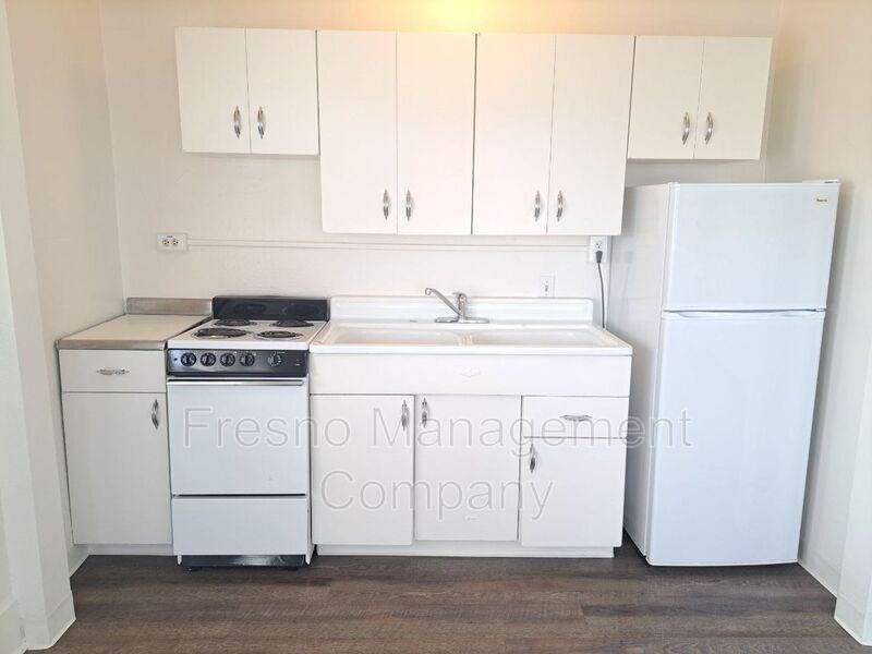 833 N Van Ness Ave - Photo 3 of 11