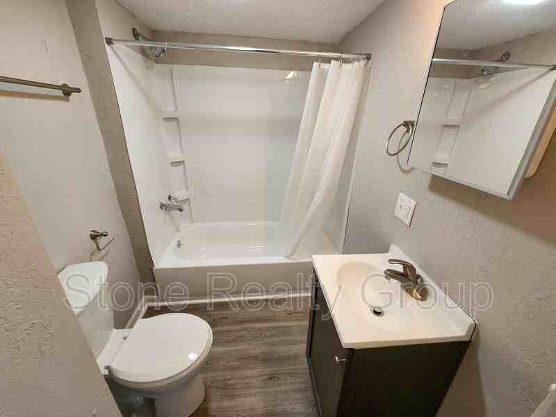 525 S 7th St - Photo 6 of 8