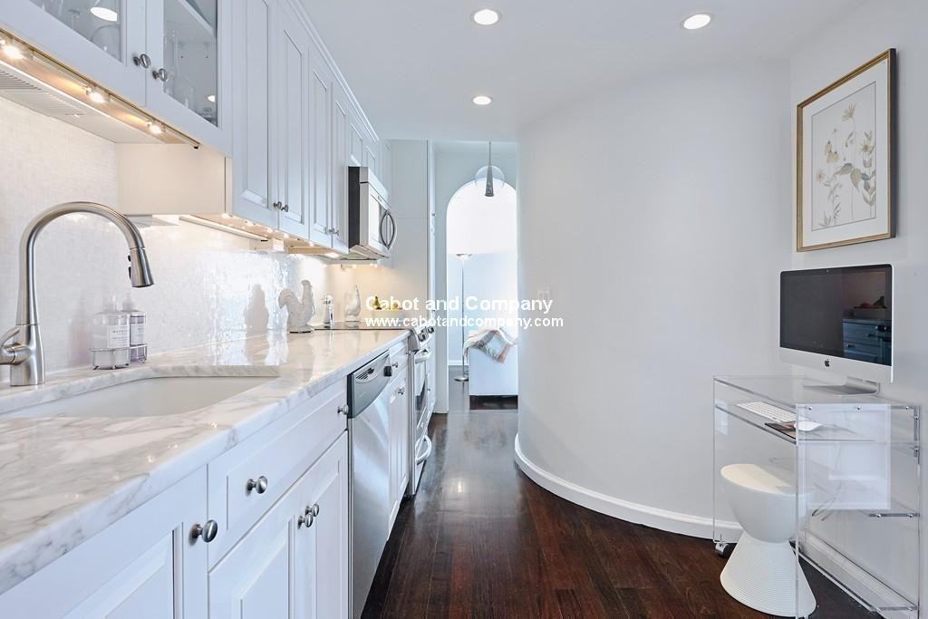 124 Beacon St #PHF - Photo 5 of 18