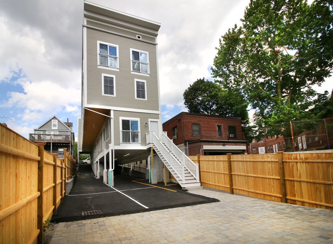 4 Kemp St #4 - Photo 2 of 44