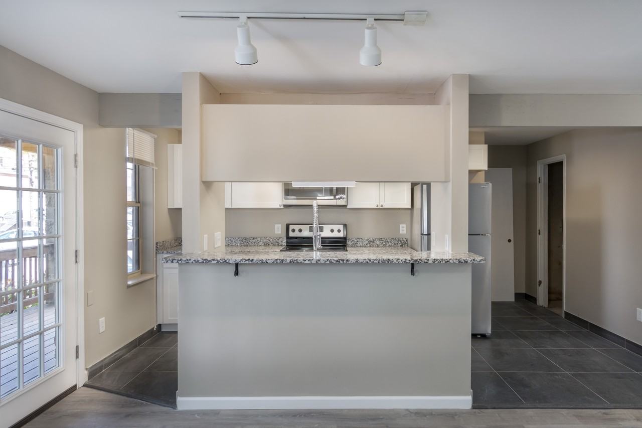 86 W 8Th Ave - Photo 2 of 23