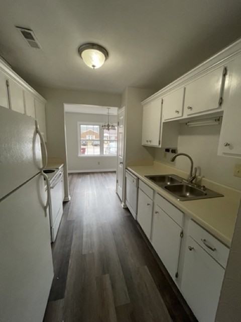 906 Wickford Dr - Photo 5 of 14