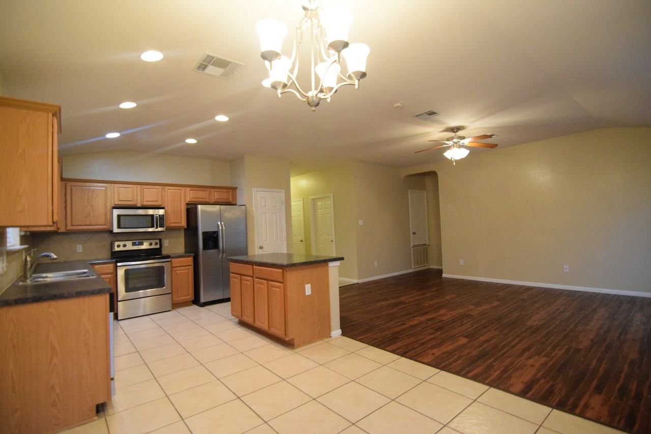 709 Taurus Dr - Photo 6 of 17