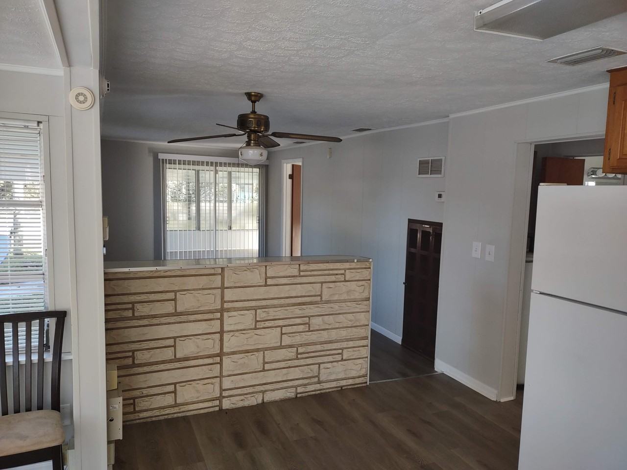 4821 Palm River Rd - Photo 5 of 22