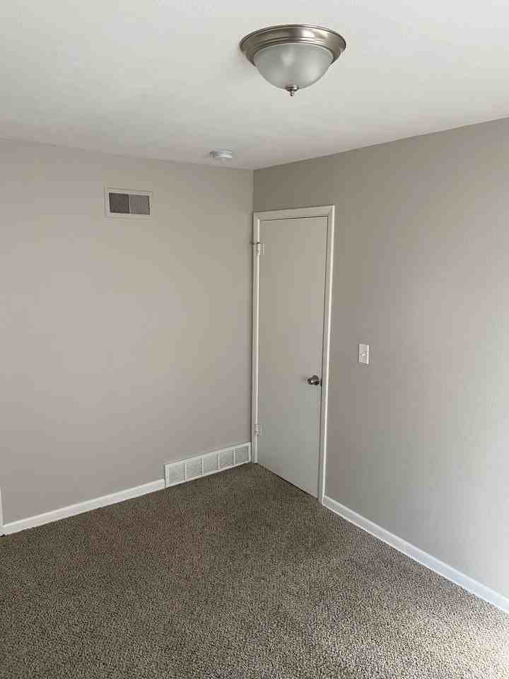 9164 E Newton St - Photo 5 of 11