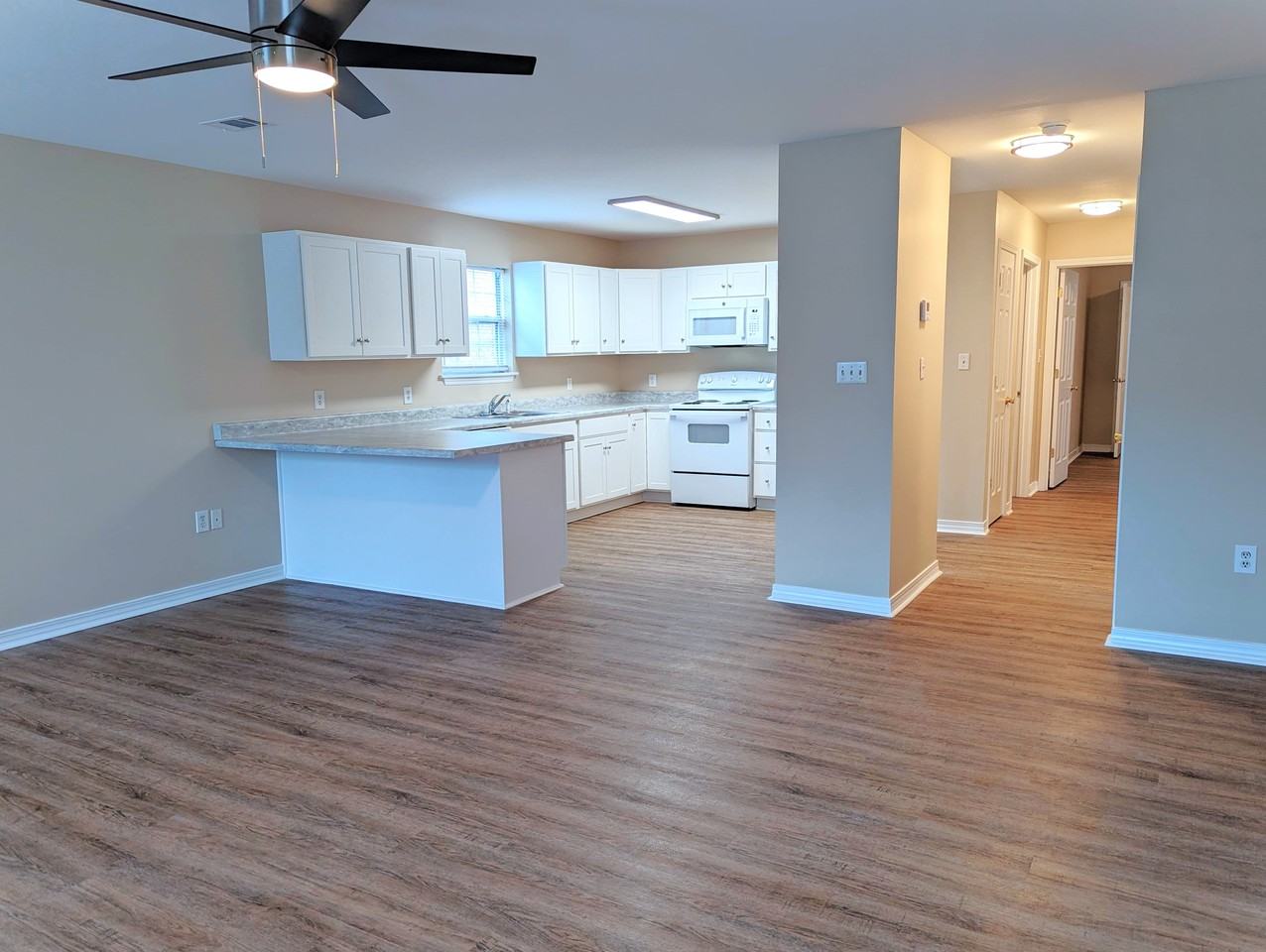 3 Center Wind Rdg E #C - Photo 4 of 30