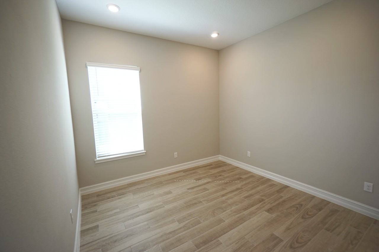 19817 Cypress Bridge Dr - Photo 4 of 28