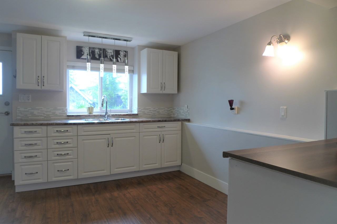 1046 Rochester Ave - Photo 2 of 17