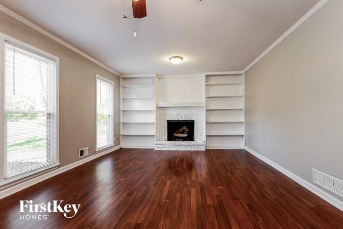 677 Bruce Way Sw - Photo 2 of 15