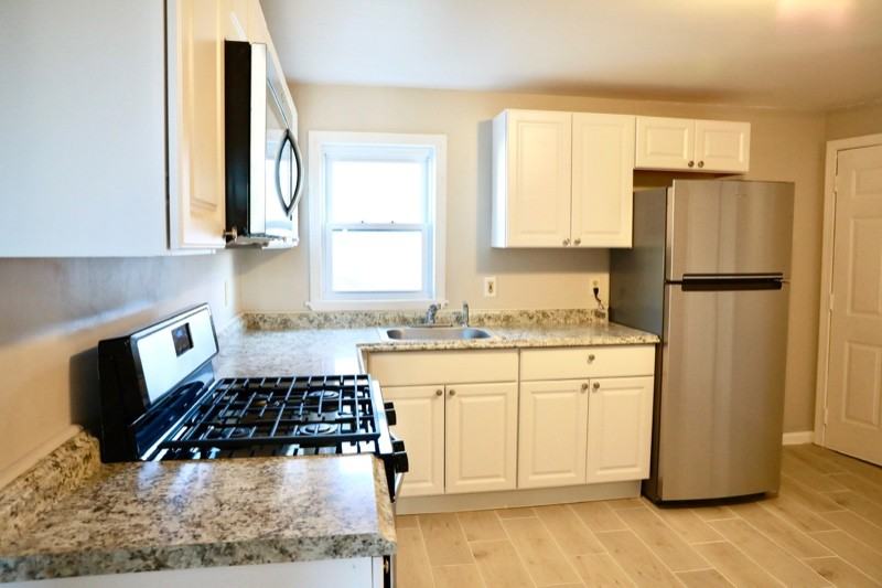 296 W 6th St #3 - Photo 2 of 21