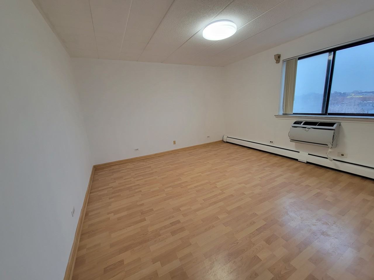 8708 Justice Ave #10E - Photo 2 of 7