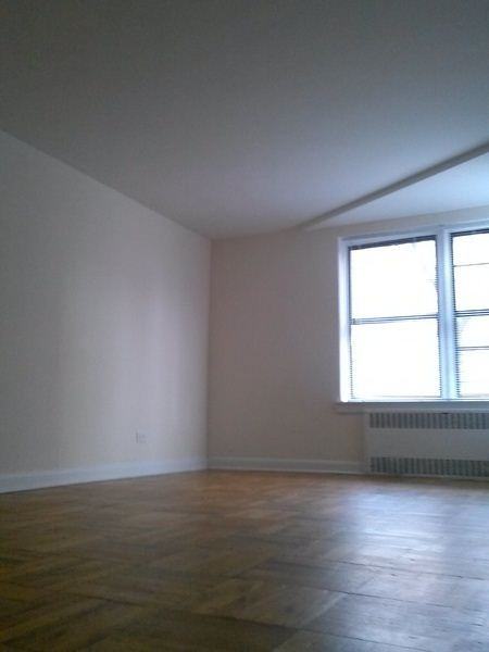 Very LARGE 1BDRM in KEW GARDENS!!!! Apartments Austin Street, Kew