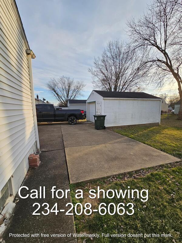 2819 Ellis Ave Ne - Photo 2 of 20